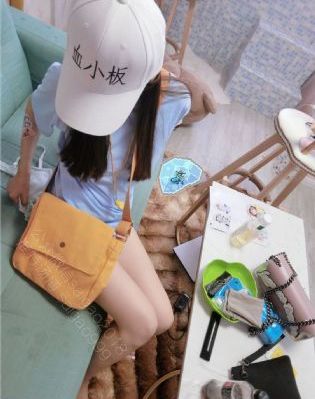 操逼美女裸体_十万网红美女美酱